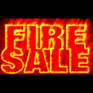 EVERYTHING MUST GO! ENTIRE CLOSEST! MAKE OFFER 🥰